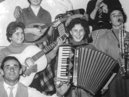 Lando, Genesio, Olivetta, Nilla, Anna, Tina e Anna Ferretti