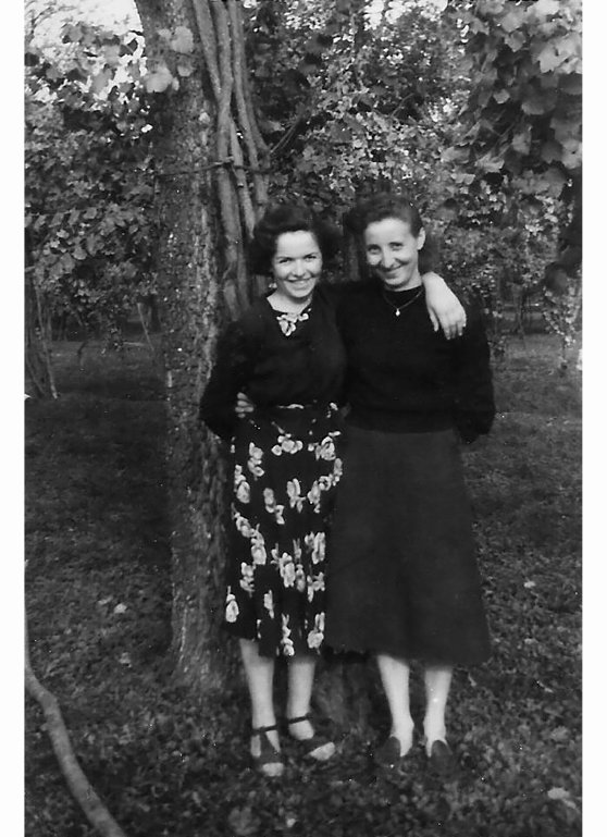 Lisetta con una sfollata 1946