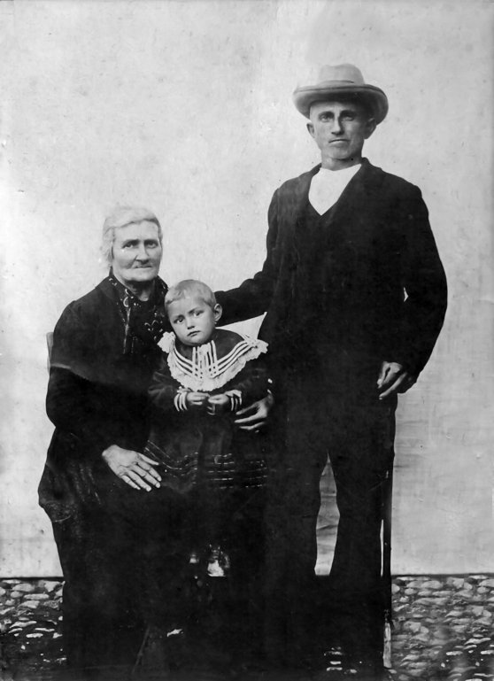 Benati Rosa _ bimba Santini (S.Genesio)