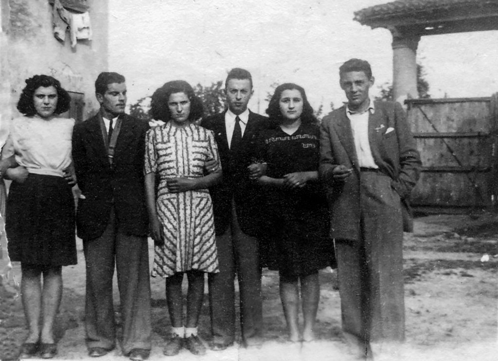 Ascari Gina e Enea ai lati Peladora anni 50