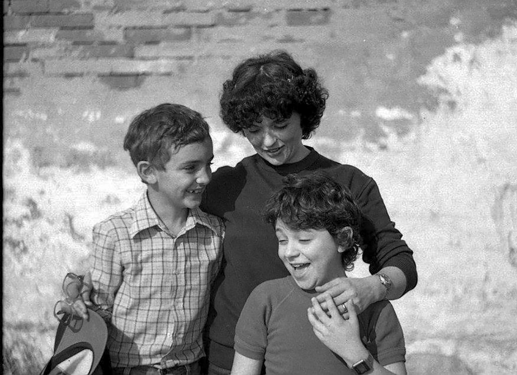 due ragazzi e una Titti