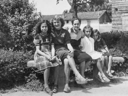 sul sagrato Bona e Dafne