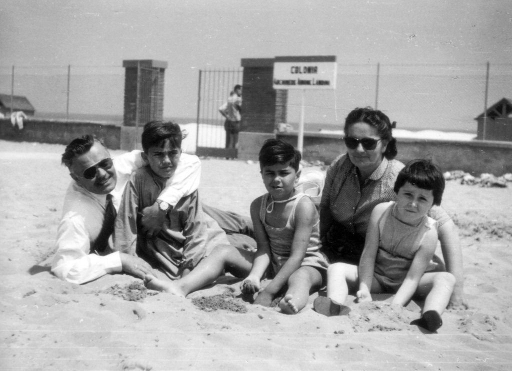 Fam Attila Marastoni con i figli in colonia