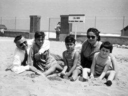 Fam Attila Marastoni con i figli in colonia