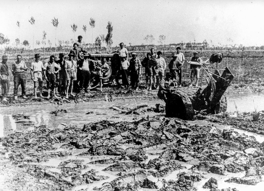 Campagna Aratura meccanica risaie