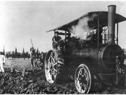 Locomotiva a vapore primi 900