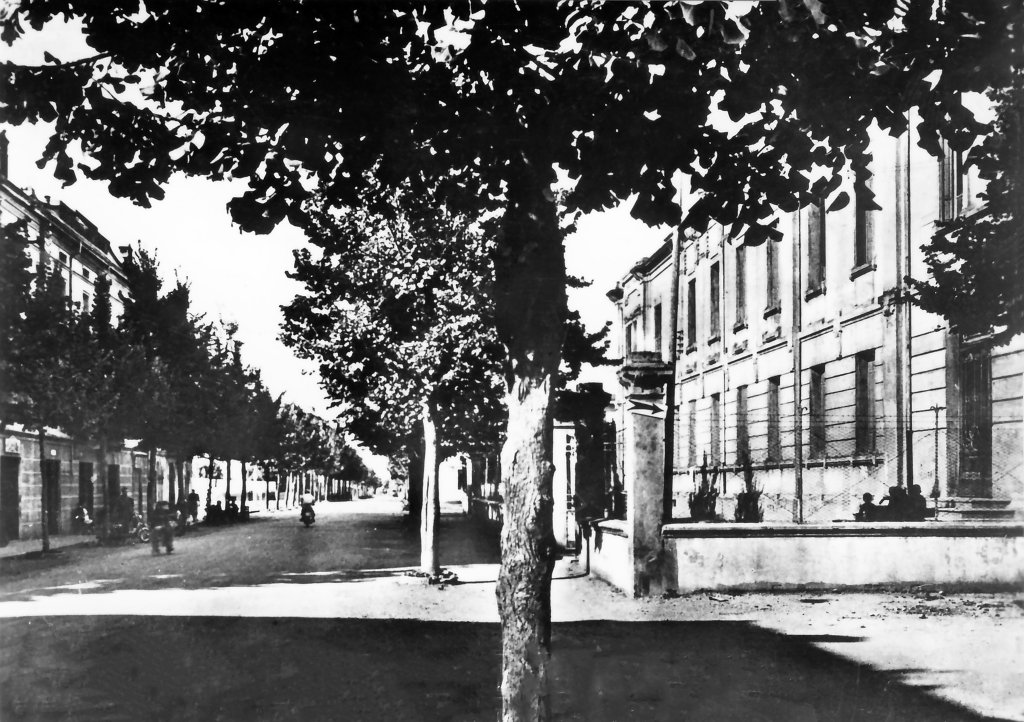 Via De Amicis -Scuole