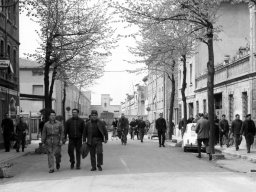 Via De Amicis - uscita operai Landini