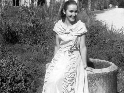 Silva con abito da sposa