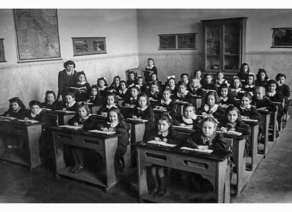 maestra Reggiani 1949 