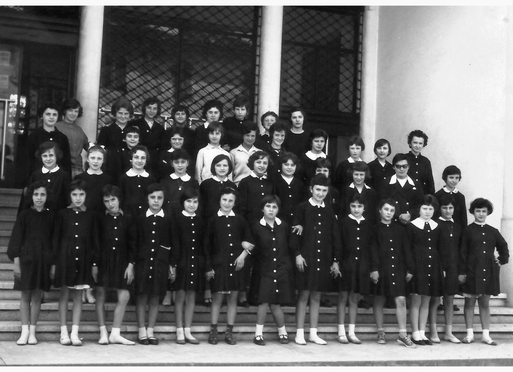 alle scuole commerciali